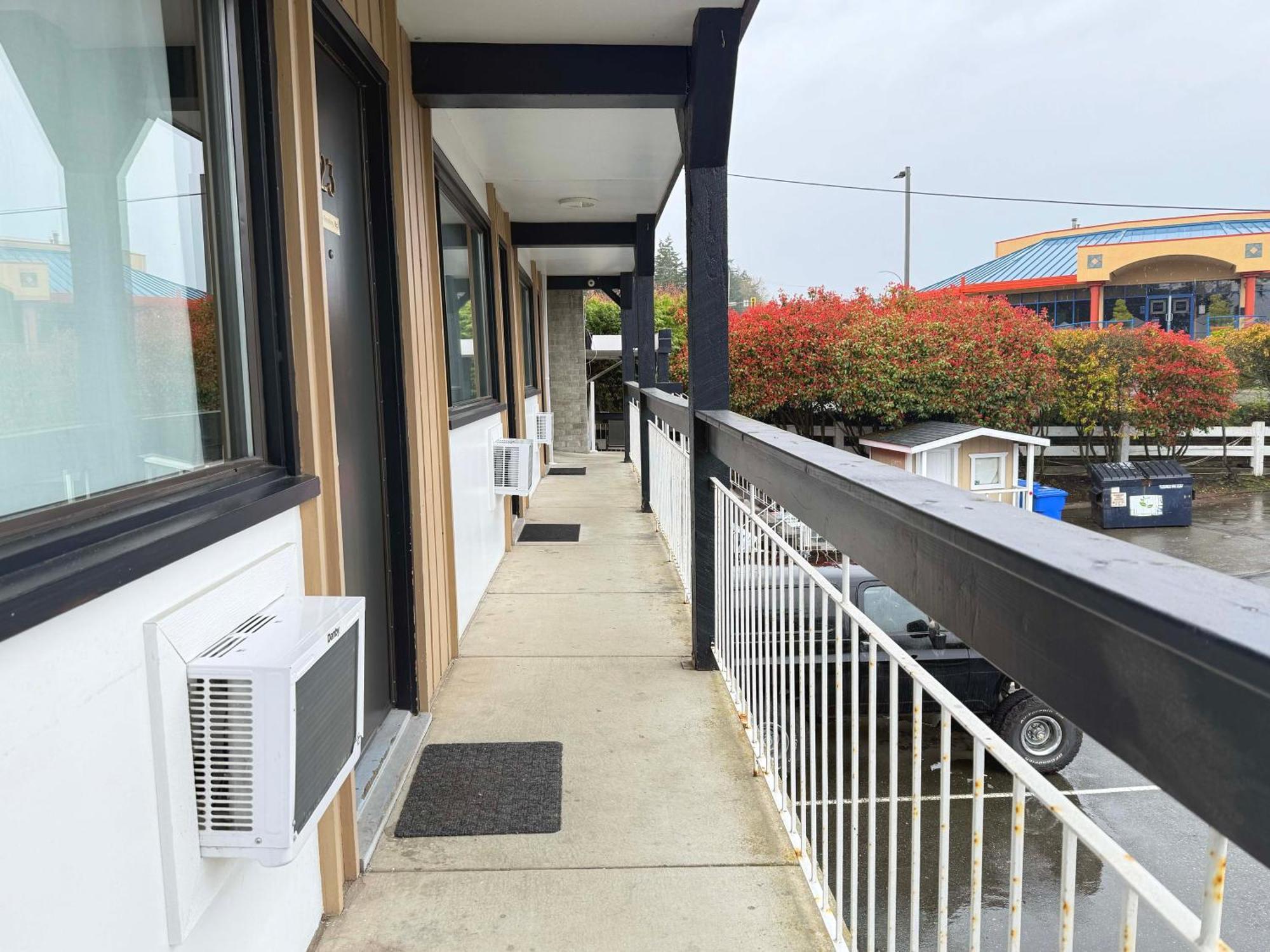 Departure Bay Motel ナナイモ エクステリア 写真
