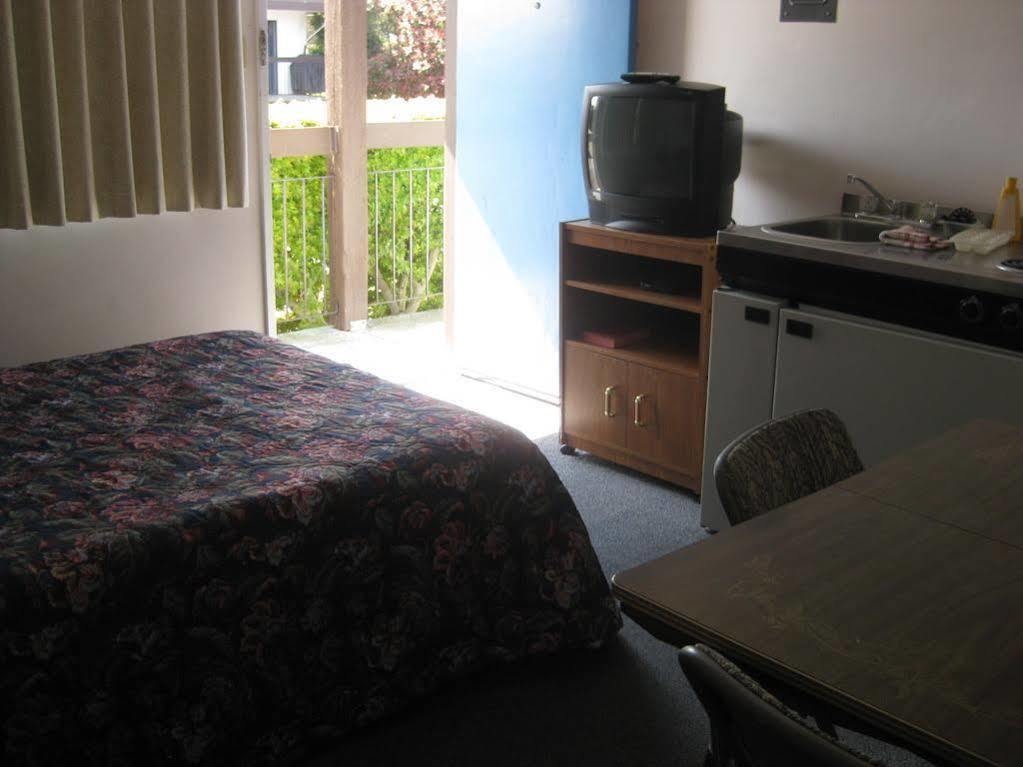 Departure Bay Motel ナナイモ エクステリア 写真