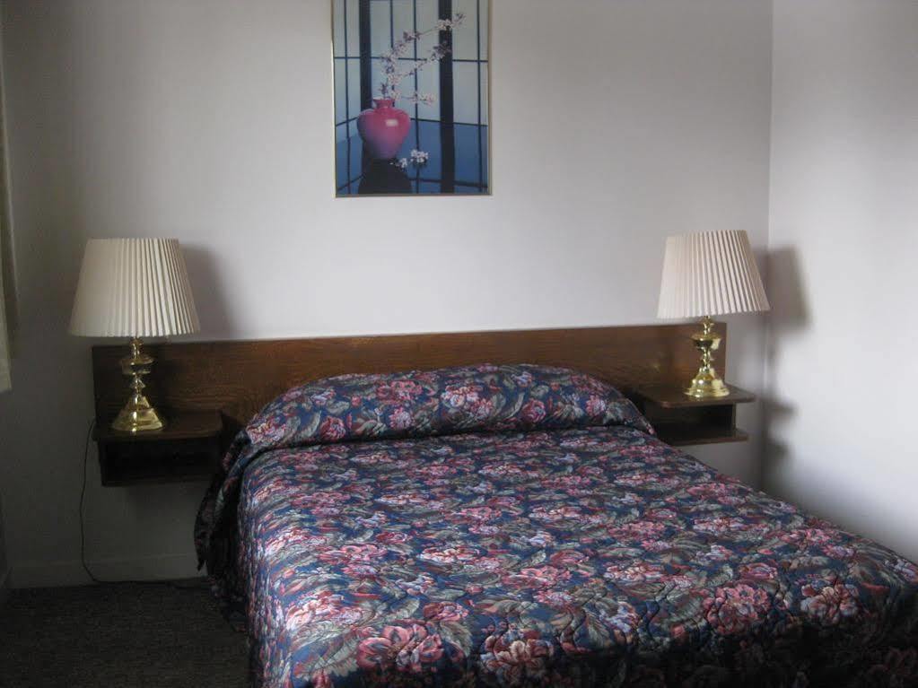 Departure Bay Motel ナナイモ エクステリア 写真